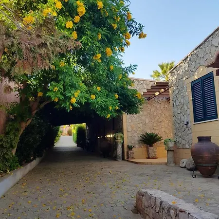 Διαμέρισμα 2 Bedrooms With Shared Pool Furnished Terrace And Wifi At 5 Km Away From The Beach